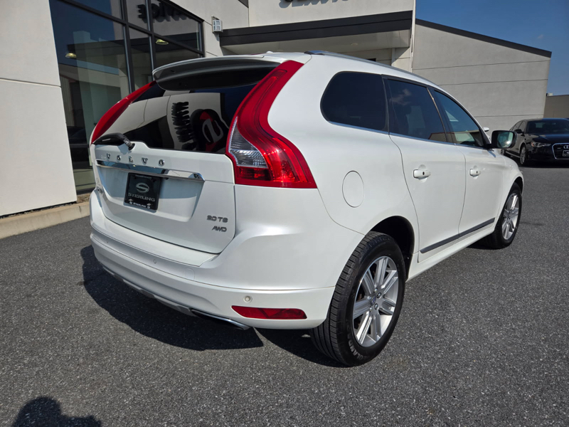 2016 Volvo XC60 T6 Platinum photo 3