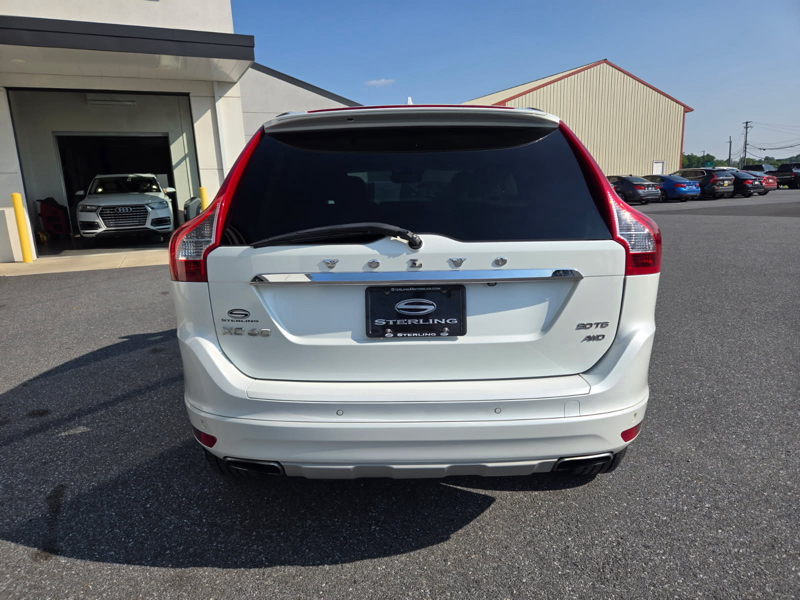 2016 Volvo XC60 T6 Platinum photo 4
